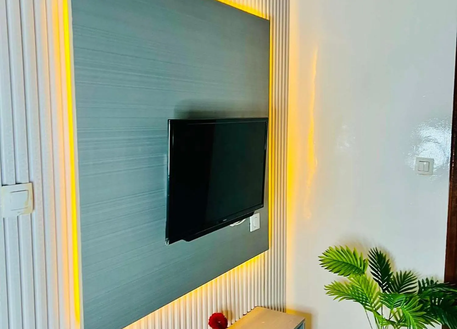 La Suite Grise داكاغْ 0*,  السنغال